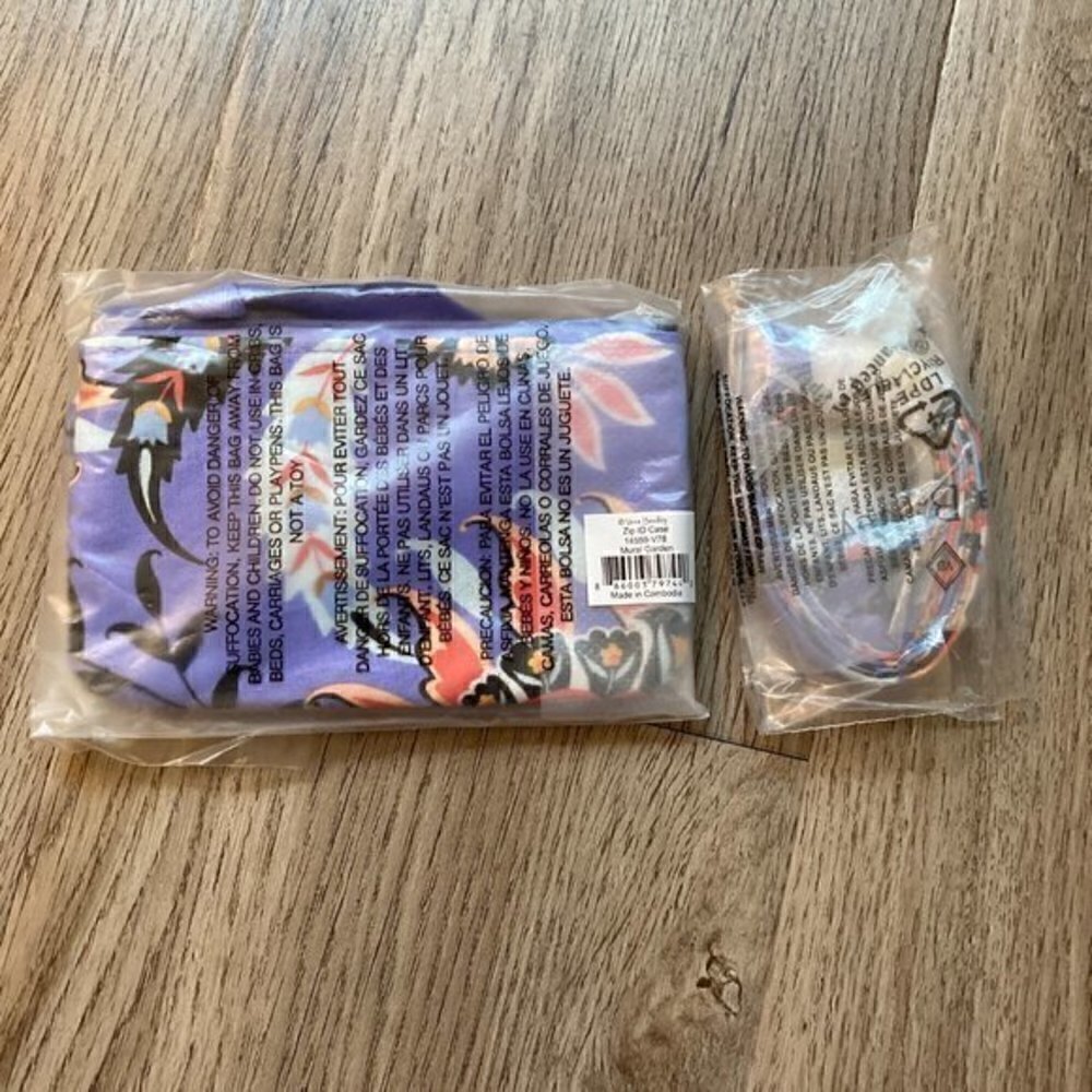 Vera Bradley Zip ID Case and Lanyard in Mural Garden NWT - Picture 3 of 5